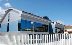 Hotel Villa Rosario II, Edificio Moderno